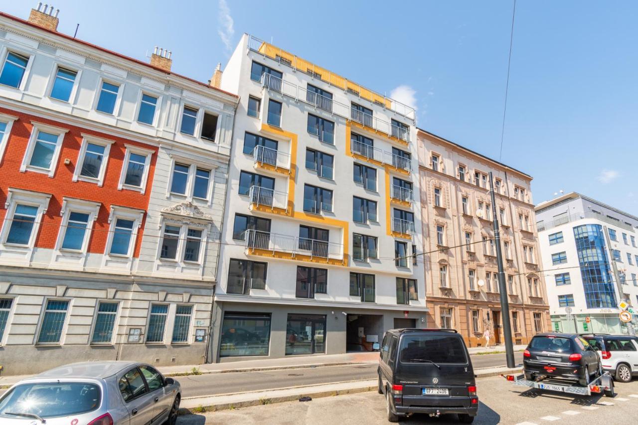 Brand New Two Room Apartment #34 With Free Secure Parking In The Center Prag Dış mekan fotoğraf